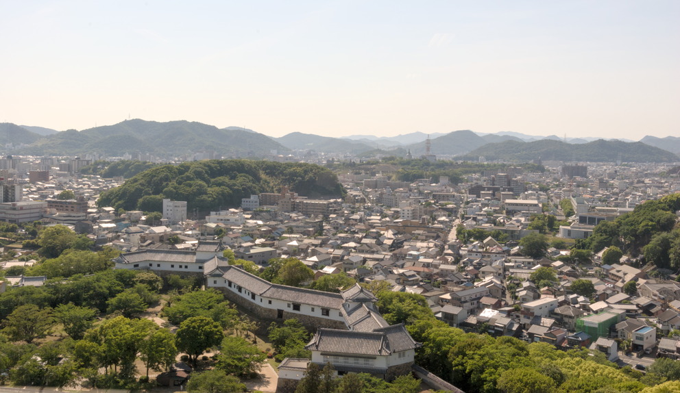 Vue générale sur Himeji depuis le château.